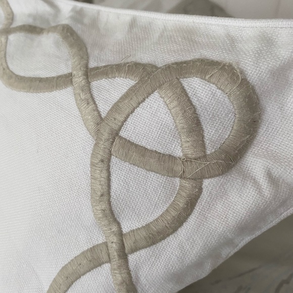 1 white Williams And Sanoma pillow case20 1/2 X21 - Picture 6 of 9